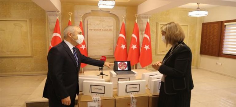 Sivil Havacılık Genel Müdürlüğünden Nevşehir’deki öğrencilere 100 tablet