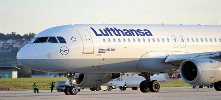 Lufthansa tıbbi maske takma zorunluluğu getirdi