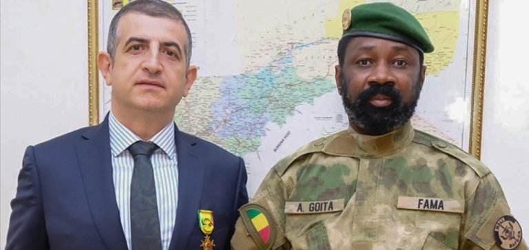 Mali’de Selçuk Bayraktar ve Haluk Bayraktar’a “Ulusal Nişan” verildi