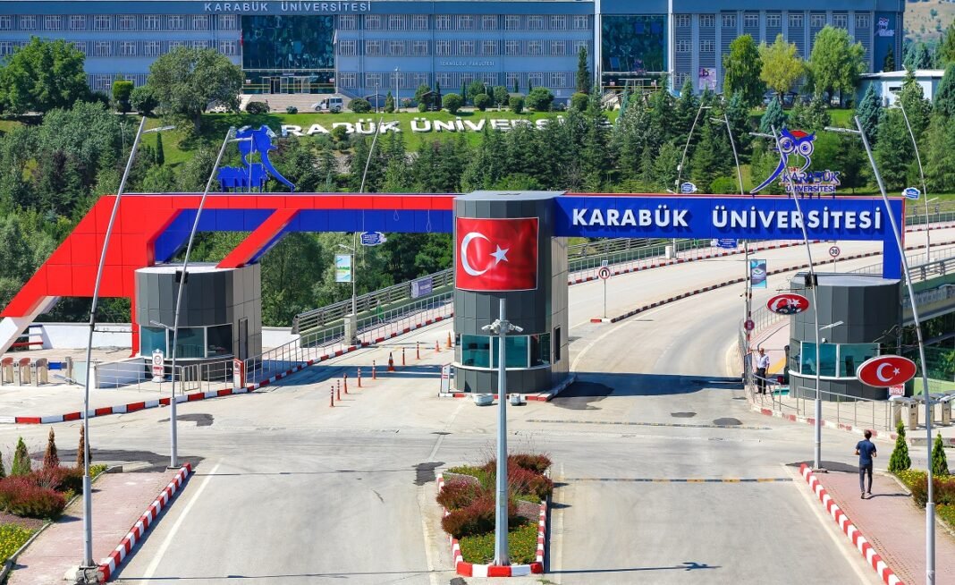 Karabük Üniversitesi ve TUSAŞ, Havacılık ve Uzay Sektöründe İş Birliği İçin Güçlerini Birleştiriyor