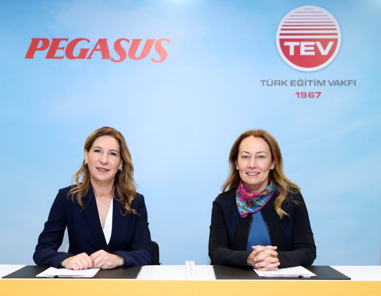 Pegasus ve TEV, 1.000 kız öğrenciye üniversite bursu için imza attı